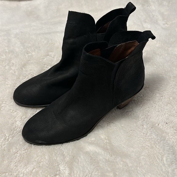 Lucky Brand Jana Pull On Ankle Boots - Picture 3 of 5